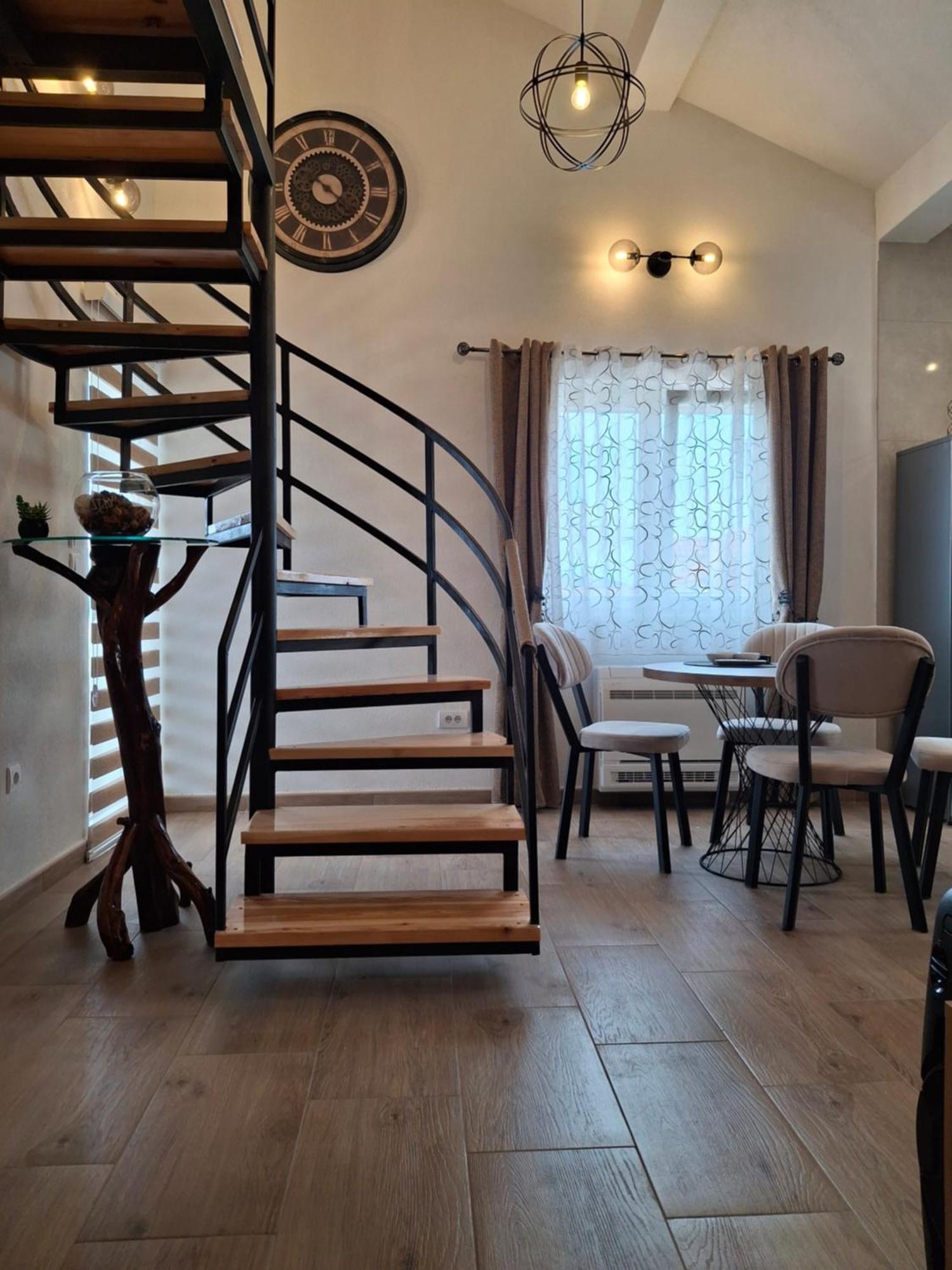 House 23 B1